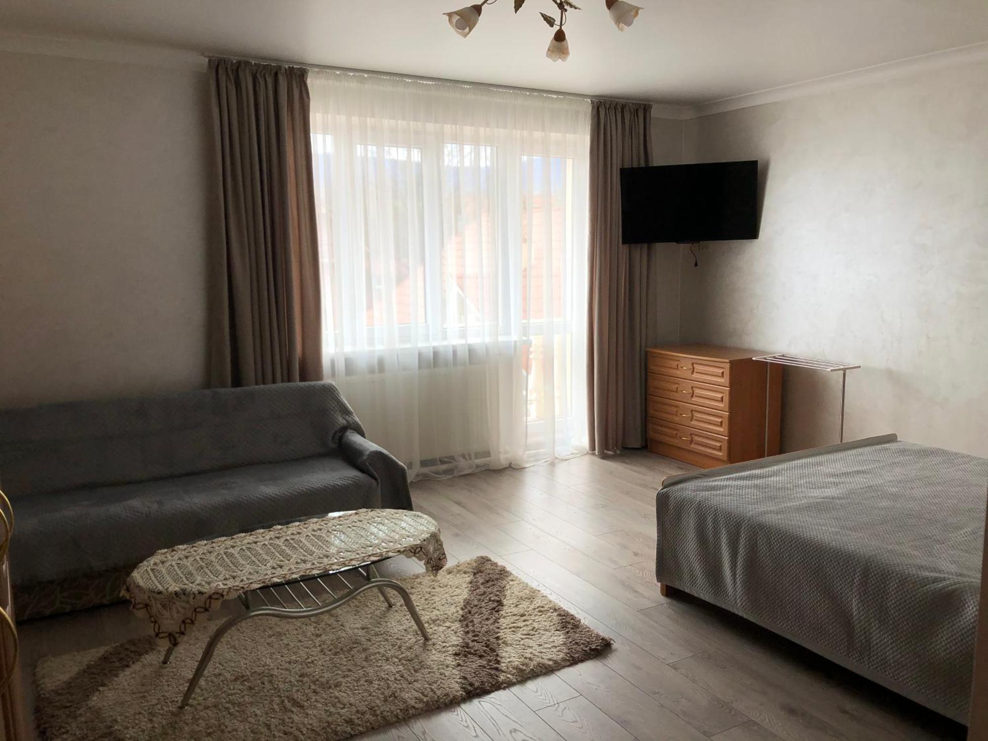 У Оксани Hotel Solochyn Eksteriør billede