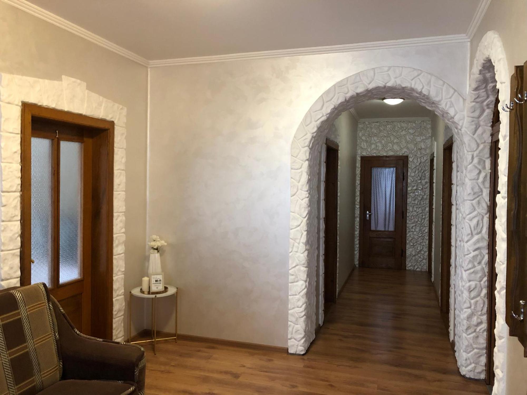 У Оксани Hotel Solochyn Eksteriør billede