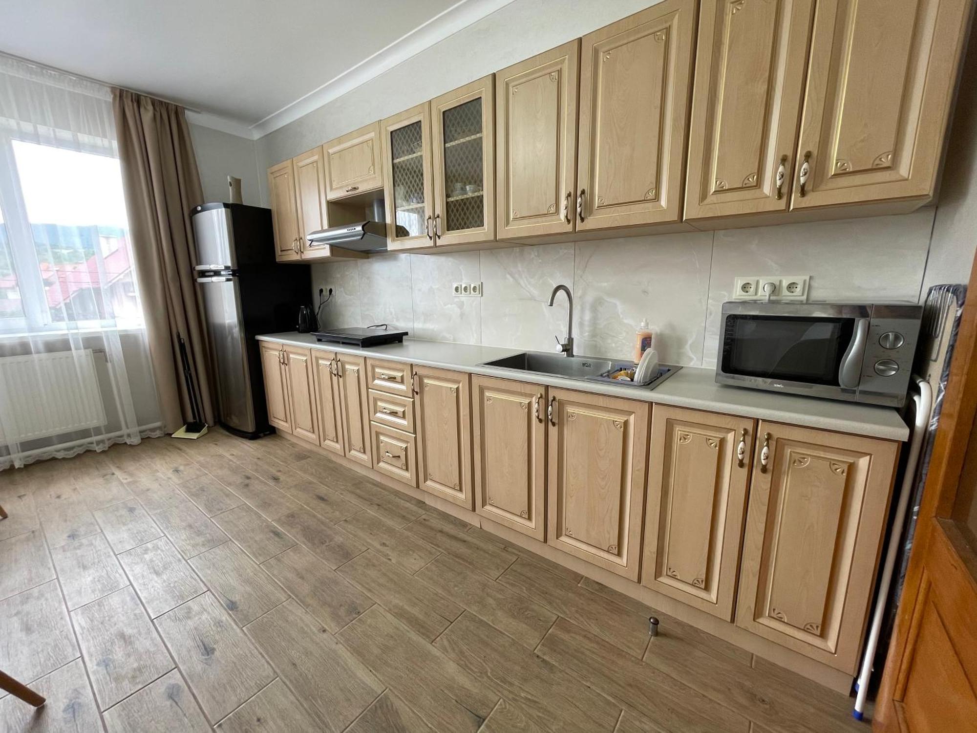 У Оксани Hotel Solochyn Eksteriør billede